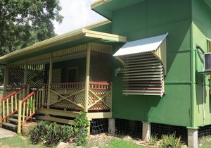Magnautical Cottage - Pet friendly cottage with charm and character, just 150m to Geoffrey Bay