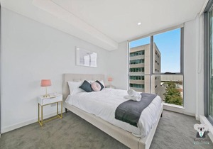 Mascot Spacious Brand New 2Bed +Parking NMA260-6