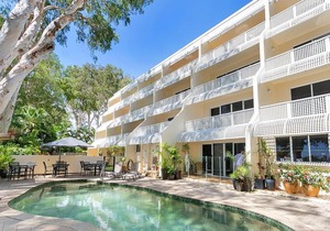 On Palm Cove Beachfront Apartments