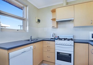 Stylish Comfortable 2 bdrm Glenelg North