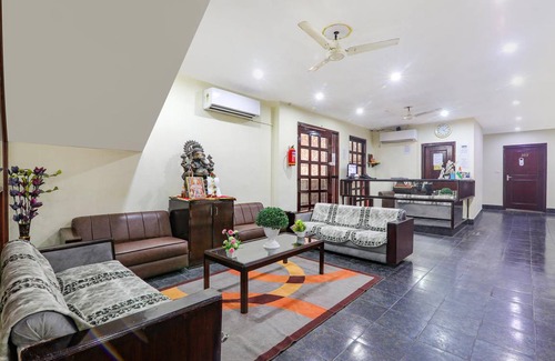 Hazratganj Hotel | 120 m² Hotel ∙ 2 guests