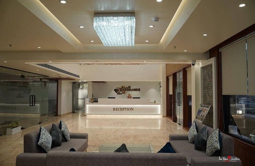 Greater Noida Hotel | 21 m² Hotel ∙ 2 guests