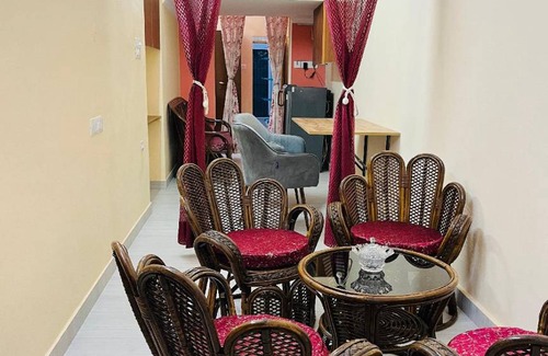 Hazratganj House | 230 m² House ∙ 3 bedrooms ∙ 7 guests