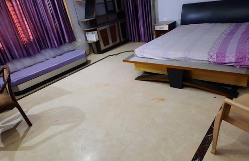 Aliganj House | 371 m² Bungalow ∙ 4 bedrooms ∙ 8 guests