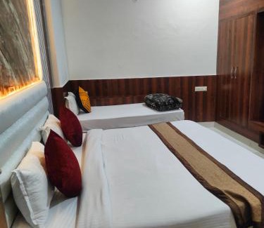 Agra Hostel | Bedweiser Backpackers Hostel
