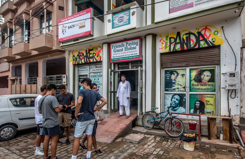 Agra Hotel | Friends Guest House & Hostel