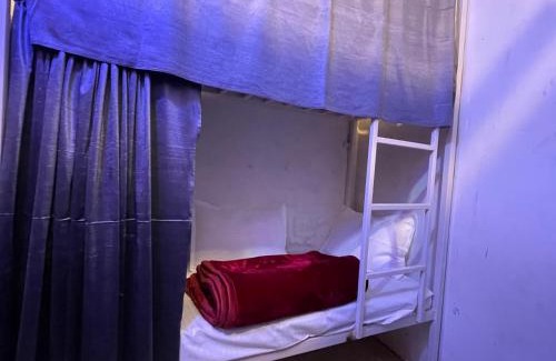 Jhusi Hostel | Homely Vibes