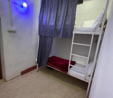 Jhusi Hostel | Homely Vibes