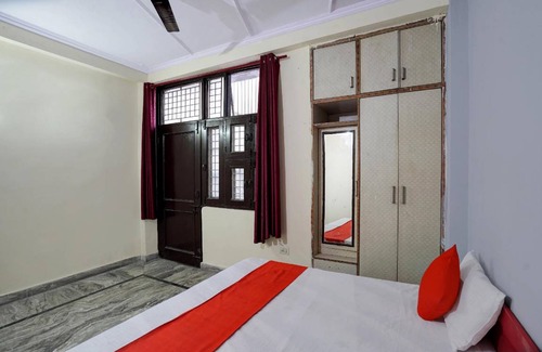 Indirapuram Hotel | Hotel ∙ 3 guests