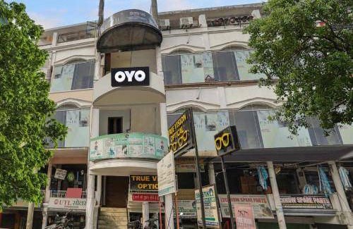 Lucknow Hotel | Hotel ∙ 3 guests