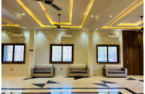 Vrindavan Hotel | Hotel ∙ 3 guests