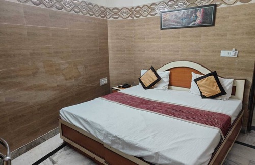 Agra Hotel | HOTEL SARWAN