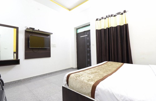 Kiraoli Hotel | Hotel Vedic Inn