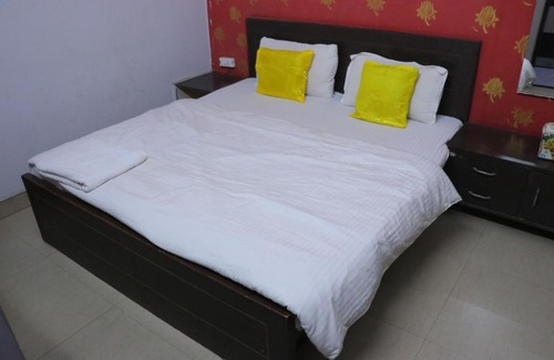 Taj Ganj Bed & Breakfast | Indiana Homestay