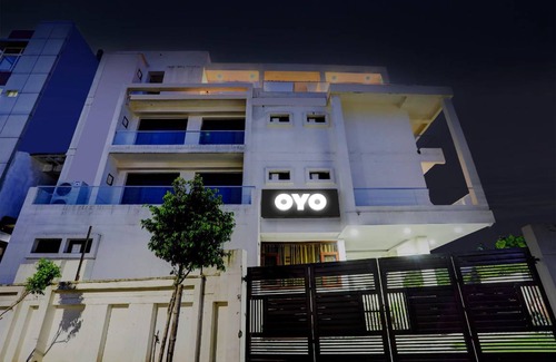 Gomti Nagar House | Motel ∙ 3 guests