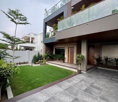 Gomti Nagar Apartment | Skywood Villa Apartment