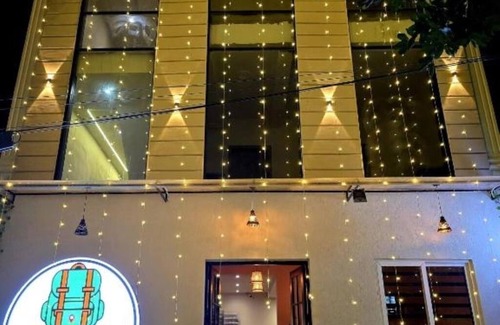 Agra House | Zipcode Stay : Deluxe Queen Roomn
