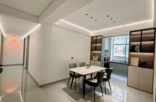 Wulingyuan Apartment | 七月在野