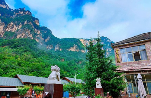 Xishimen Hotel | 万仙山景区郭亮村贵宾园酒店