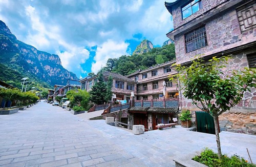 Xishimen Hotel | 万仙山景区郭亮村贵宾园酒店