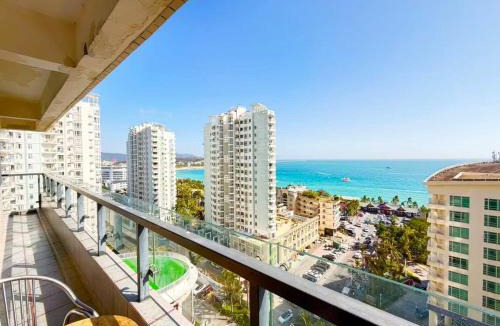 Sanya Apartment | 三亚大东海Апартаменты с видом на море СаяАдресJinmao Sea View Garden 8 Haihua Road