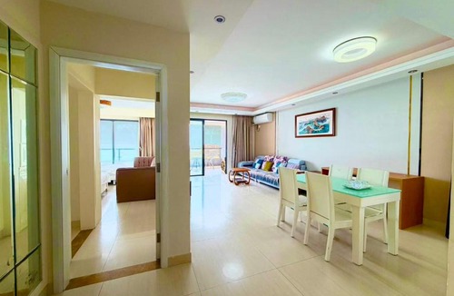 Sanya Apartment | 三亚大东海正面海景房三室2厅АдресJinmao Sea View Garden 8 Haihua Road Апартаменты с видом на море