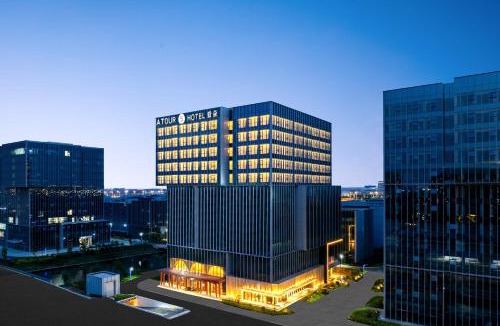 Pudong Hotel | 上海滴水湖临港万达广场亚朵s酒店
