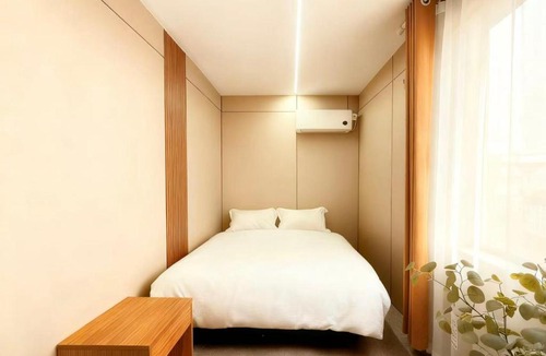 Pudong Hotel | 上海铂金酒店 Shanghai Platinum Selection Hotel 7x24 hours airport pick-up and drop-off service, round-the-clock butler service, professional tourist service, 24-hour airport shuttle service and luggage storage service