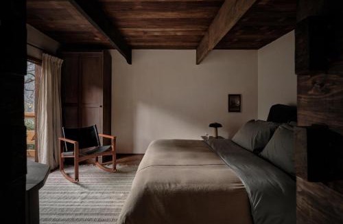 Nujiang Lisu Hotel | 丙中洛既下山雾里营地