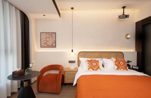 Chenzhou House | 东江湖拾间美宿