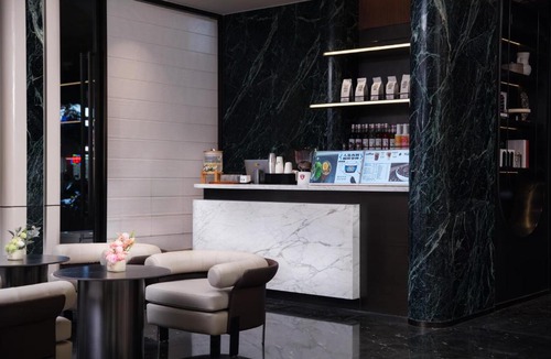 Yiwu Hotel | 义乌市君忆云栖国际酒店国际商贸城店