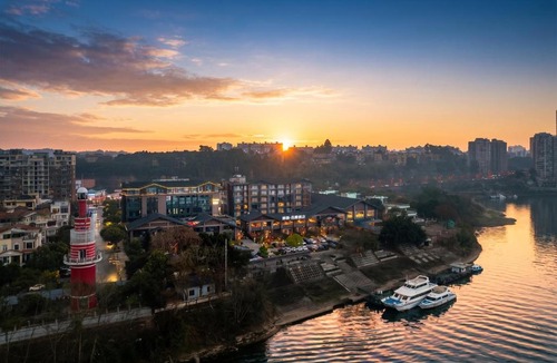 Shizhong District Hotel | 乐山禅驿邑樂酒店