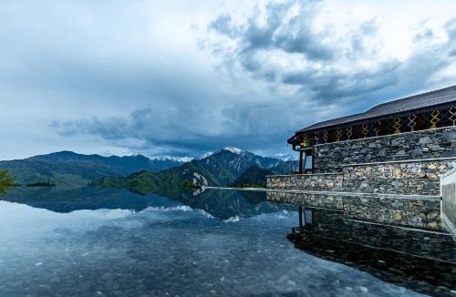 Jiuzhaigou House | 九寨云裳