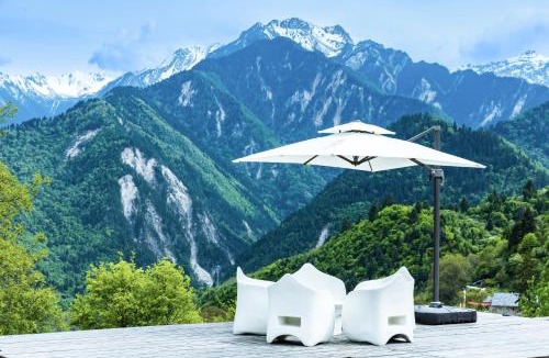 Jiuzhaigou House | 九寨云裳
