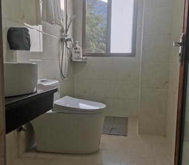 Longmen County Apartment | 云景山庄