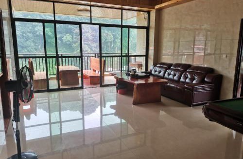 Longmen County Apartment | 云景山庄