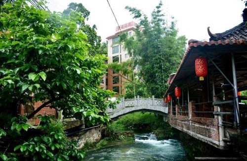 Longmen County Apartment | 云景山庄