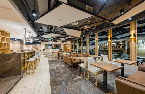 Putuo Hotel | 亚轻x酒店上海同济医院新村路地铁站店