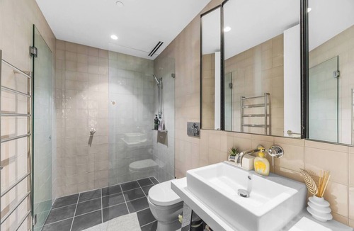 Springfield Lakes House | 位于Springfield lakes的 5 房大house