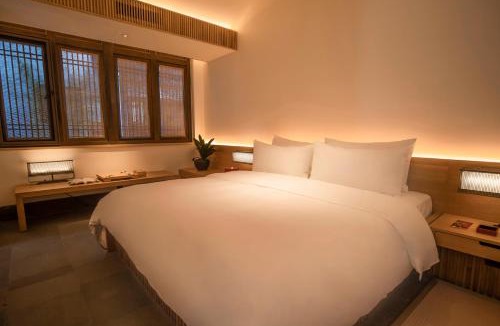 Qinhuai Qu Hotel | 南京夫子庙夜泊秦淮水街酒店