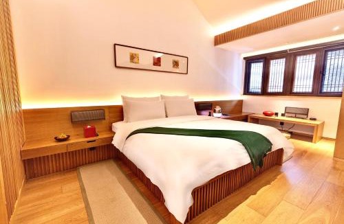 Qinhuai Qu Hotel | 南京夫子庙夜泊秦淮水街酒店