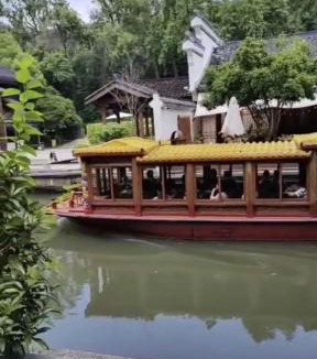 Qinhuai Qu Hotel | 南京夫子庙夜泊秦淮水街酒店