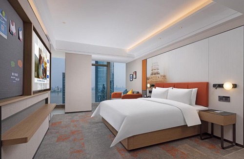 Donghu Qu Hotel | 南昌红谷滩秋水广场希尔顿欢朋酒店