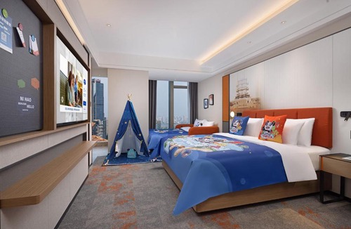 Donghu Qu Hotel | 南昌红谷滩秋水广场希尔顿欢朋酒店