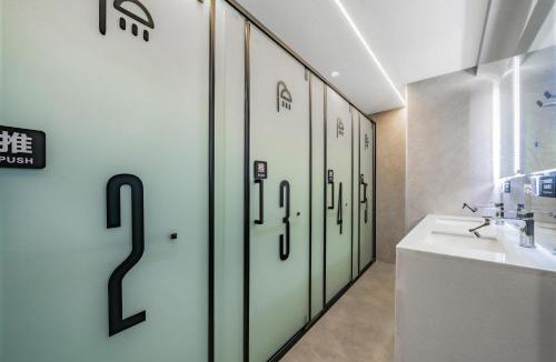 Downtown Hangzhou Hostel | 博客街区潮牌青年酒店杭州西湖湖滨龙翔桥地铁站店