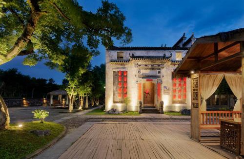 Wuyuan Cabin | 厚塘度假庄园