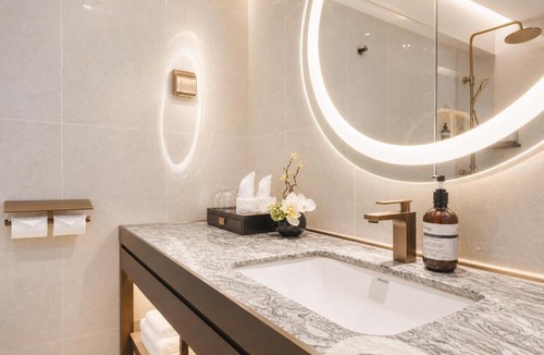 Wuchuan Hotel | 吴川海港大道金沙广场怡程酒店
