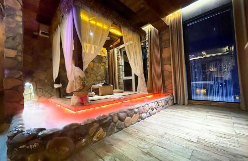 Chongqing University Town Ski Chalet | 哲帆民宿 大学城重庆大学熙街尖顶坡龙湖u城百年风化老木屋店