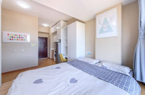 Jinsong Panjiayuan Apartment | 国贸CBD近地铁家庭小两居 国贸CBD近地铁家庭小两居