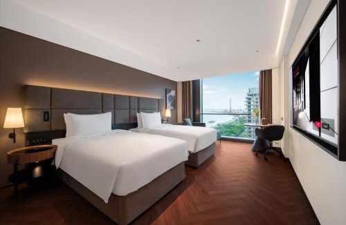 Pudong Hotel | 城际上海陆家嘴滨江中心酒店